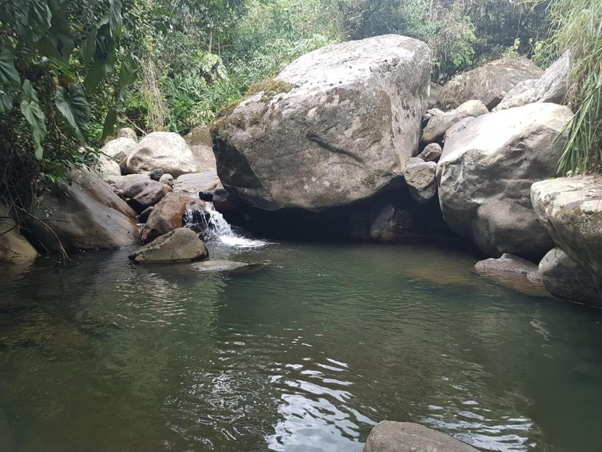 Villa Finca Jardin Del Agua à Sasaima Extérieur photo